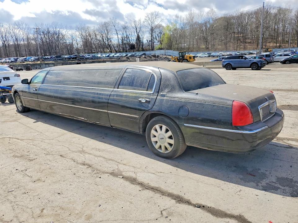 2007 Lincoln Town Car მანქანა იყიდება აუქციონზე, vin: 1L1FM88W97Y634812, აუქციონის ნომერი: 48941846
