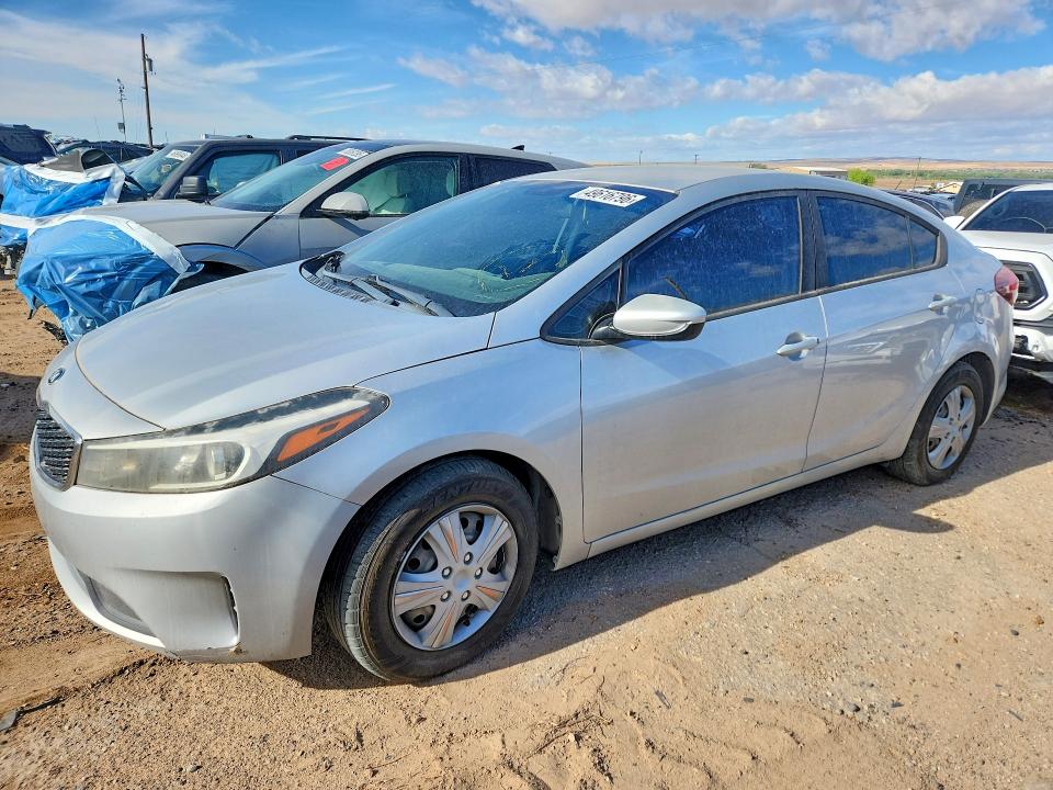 49616796 :رقم المزاد ، 3KPFK4A75HE120368 vin ، 2017 Kia Forte مزاد بيع