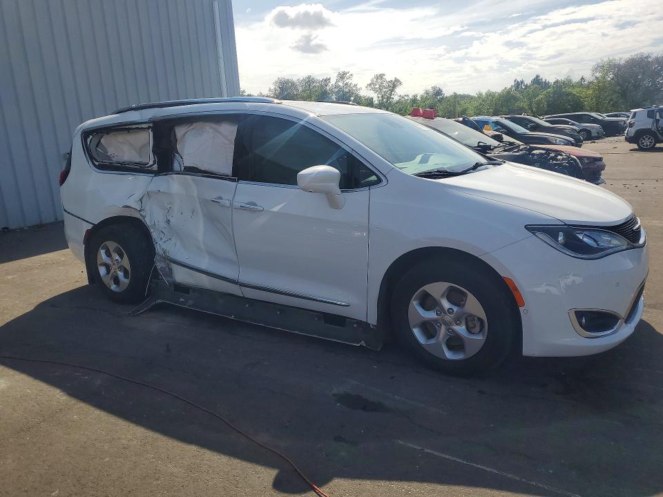 Auction sale of the 2017 Chrysler Pacifica, vin: 2C4RC1EG9HR577878, lot number: 48170116
