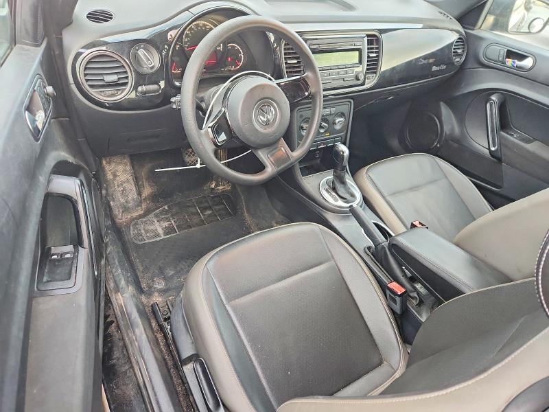 49134526 :رقم المزاد ، 3VWF17AT5FM623321 vin ، 2015 Volkswagen Beetle مزاد بيع