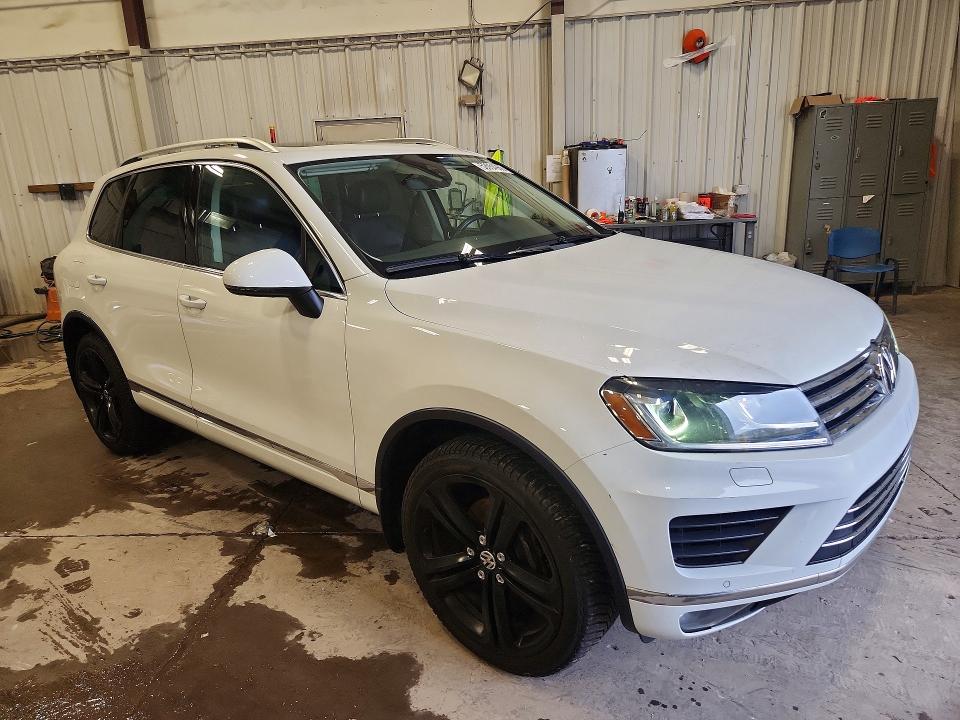 Продаж на аукціоні авто 2017 Volkswagen Touareg, vin: WVGGF7BP0HD002279, номер лоту: 52054966