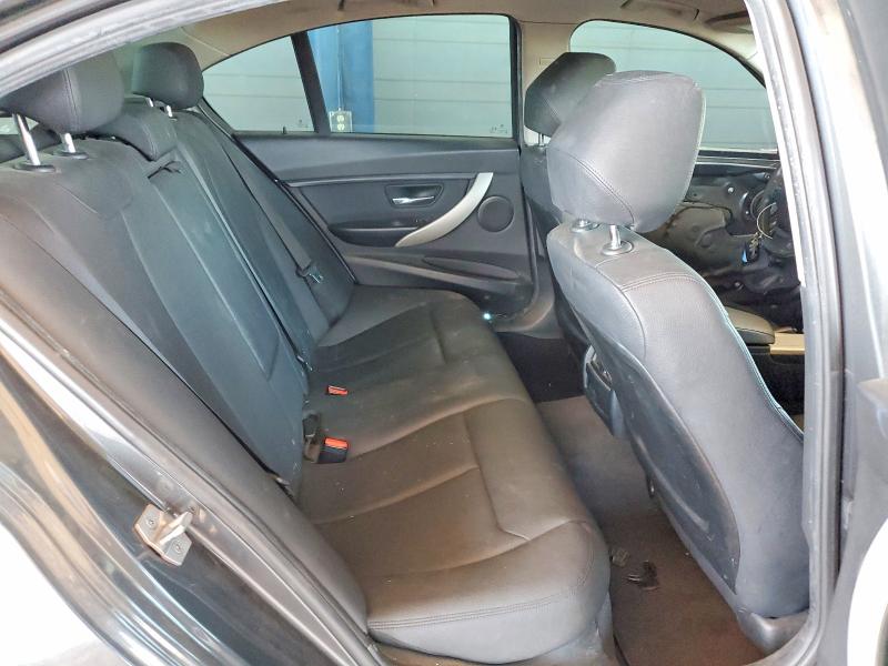 49975206 :رقم المزاد ، WBA8E1G58JNU91981 vin ، 2018 Bmw 320 مزاد بيع