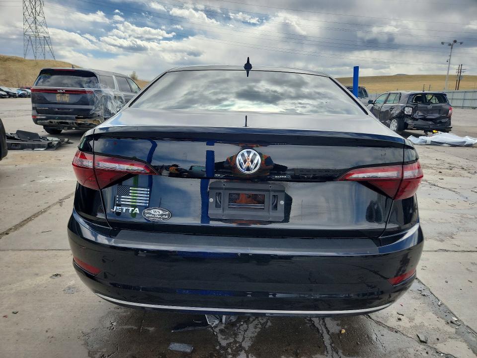 48660206 :رقم المزاد ، 3VWC57BU9MM065808 vin ، 2021 Volkswagen Jetta مزاد بيع