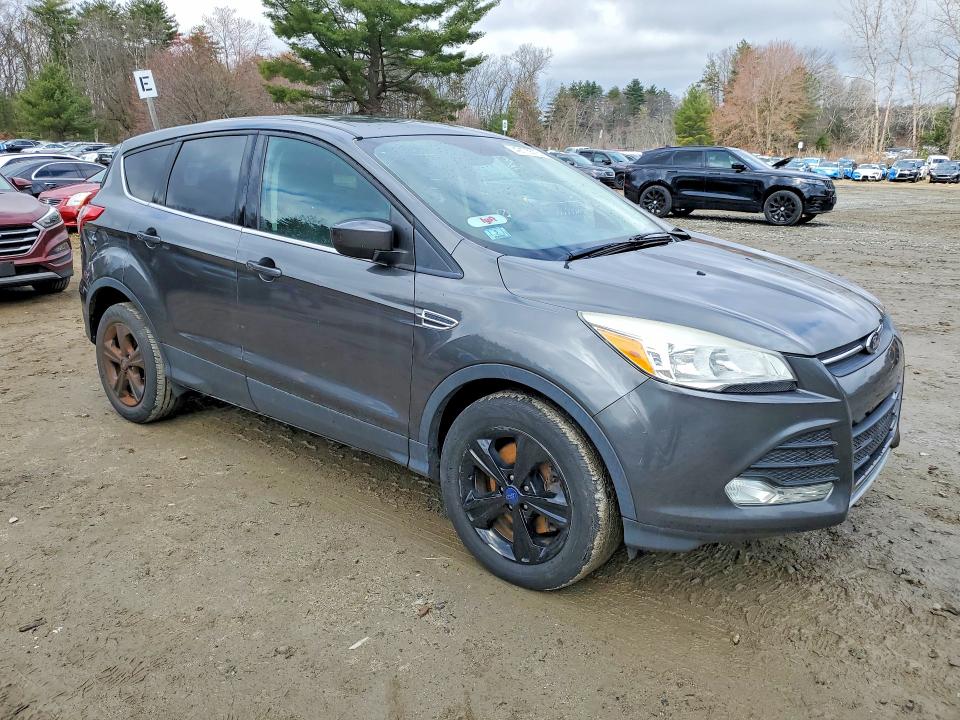 2015 Ford Escape მანქანა იყიდება აუქციონზე, vin: 1FMCU9GXXFUB78570, აუქციონის ნომერი: 49175576