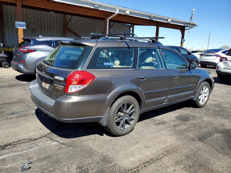 46708606 :رقم المزاد ، 4S4BP61C186340939 vin ، 2008 Subaru Outback مزاد بيع