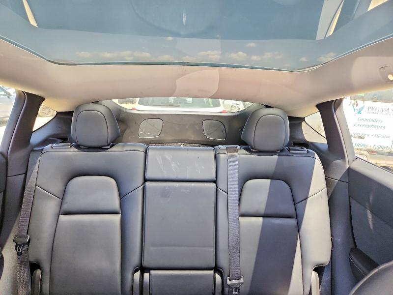 51858536 :رقم المزاد ، 7SAYGDEE8NF384583 vin ، 2022 Tesla Model Y مزاد بيع
