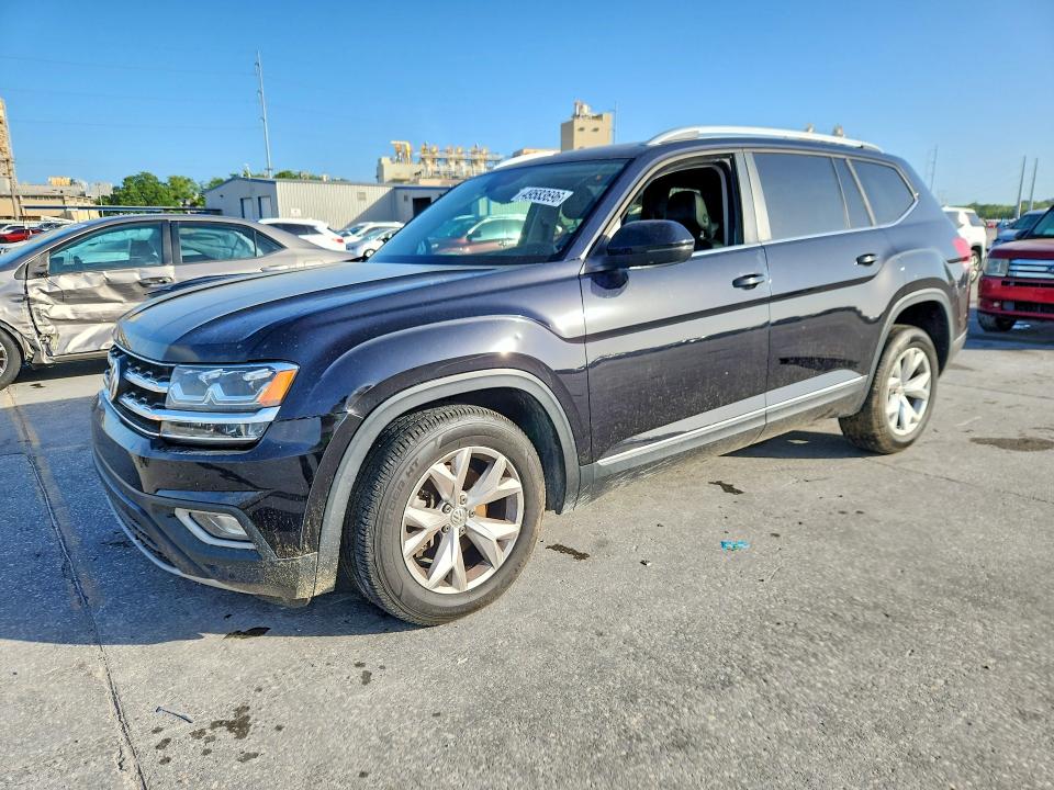 49583696 :رقم المزاد ، 1V2ER2CA8JC528783 vin ، 2018 Volkswagen Atlas مزاد بيع
