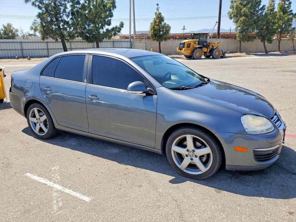 2010 Volkswagen Jetta მანქანა იყიდება აუქციონზე, vin: 3VWAZ7AJ2AM131193, აუქციონის ნომერი: 51571566