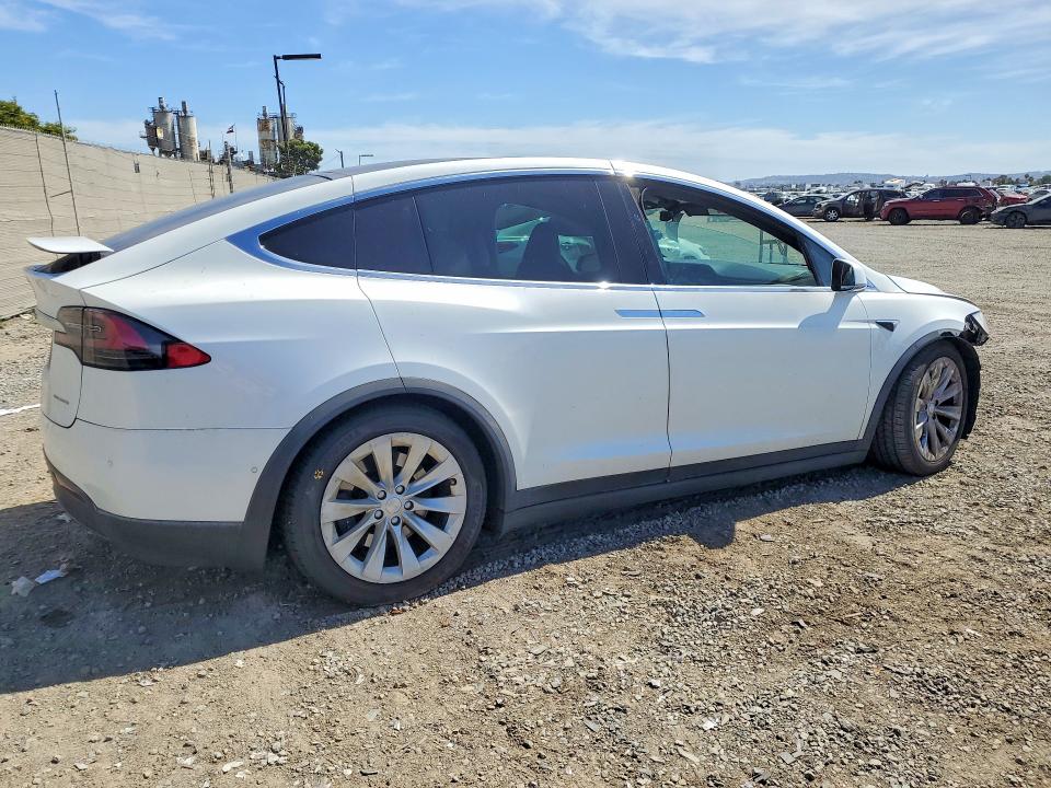 50353656 :رقم المزاد ، 5YJXCBE23LF236420 vin ، 2020 Tesla Model X مزاد بيع