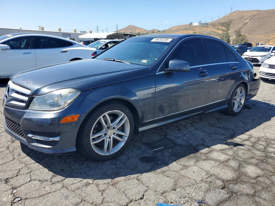Продажа на аукционе авто 2013 Mercedes-benz C, vin: WDDGF4HB8DA828409, номер лота: 49638206