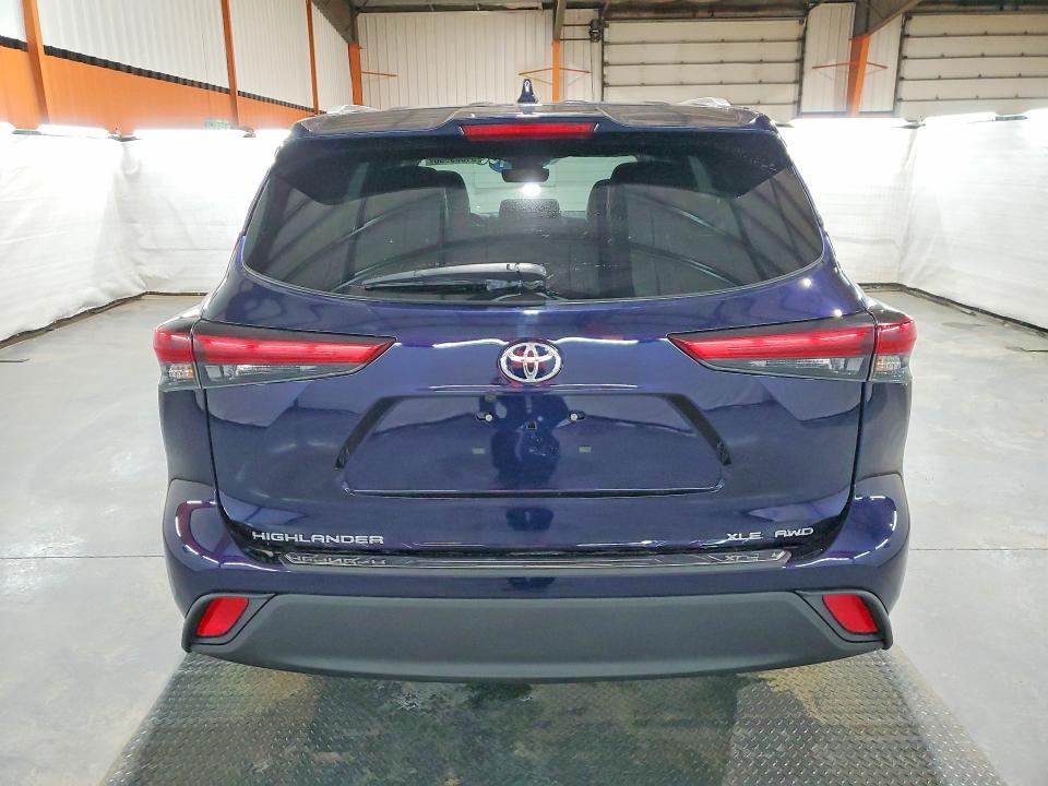 Aukcja sprzedaży 2022 Toyota Highlander, vin: 5TDGZRBH5NS575386, numer aukcji: 51889936