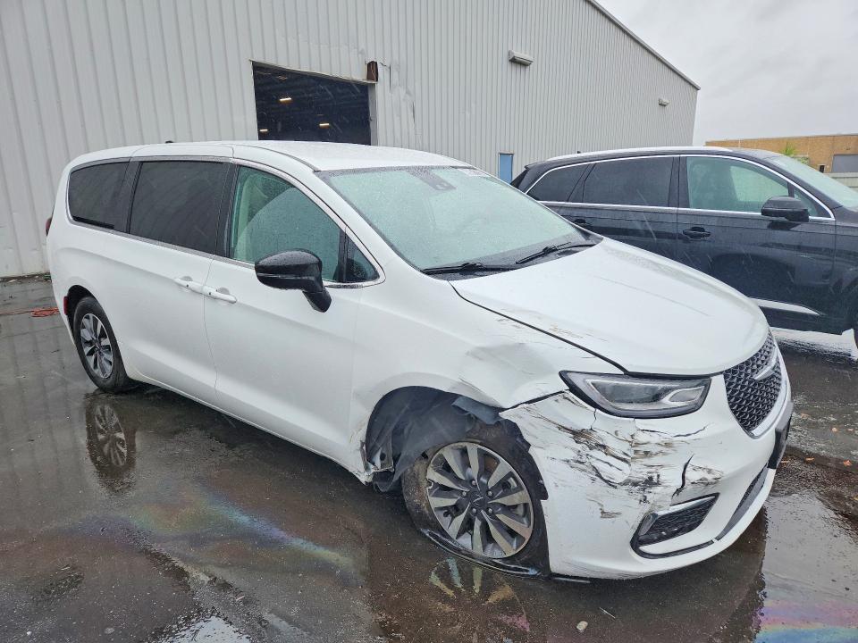 Продажа на аукционе авто 2024 Chrysler Pacifica, vin: 2C4RC1S70RR153365, номер лота: 49091736