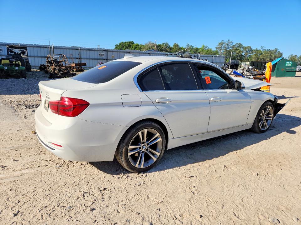 50781146 :رقم المزاد ، WBA8D9C50JA607950 vin ، 2018 Bmw 330 مزاد بيع