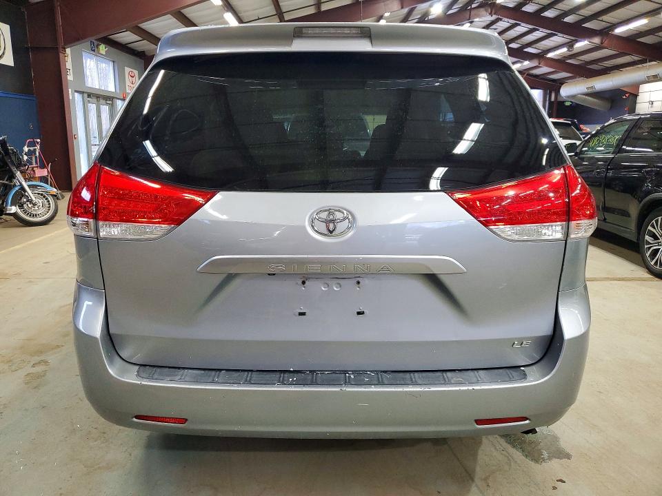 2011 Toyota Sienna მანქანა იყიდება აუქციონზე, vin: 5TDKK3DC2BS156713, აუქციონის ნომერი: 48600276