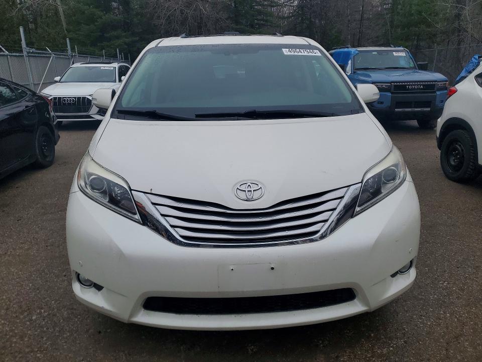 49647946 :رقم المزاد ، 5TDDZ3DC0HS167190 vin ، 2017 Toyota Sienna مزاد بيع