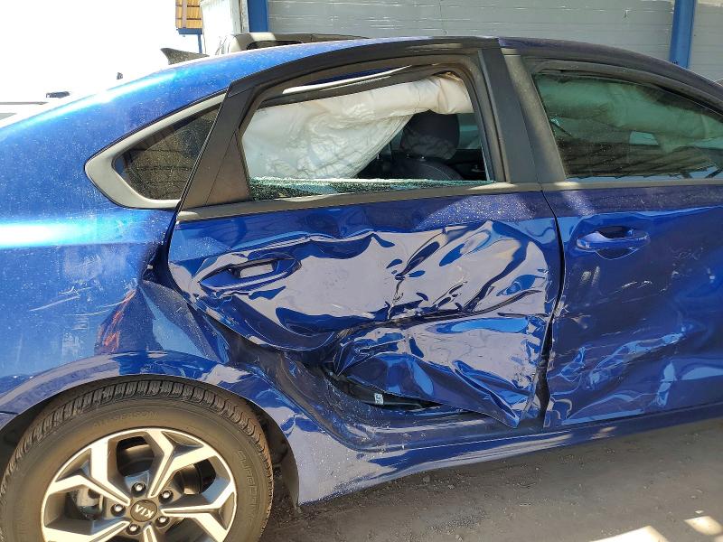 51537856 :رقم المزاد ، 3KPF24AD5ME372976 vin ، 2021 Kia Forte مزاد بيع