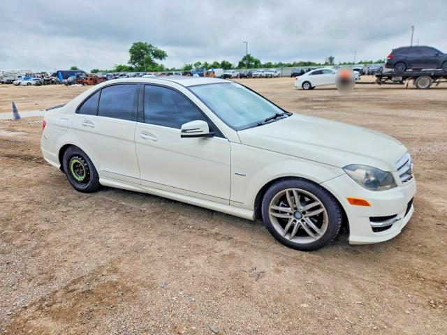 Продаж на аукціоні авто 2012 Mercedes-benz C, vin: WDDGF4HB2CA631993, номер лоту: 49574596