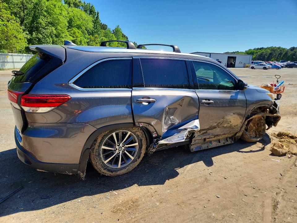 48898296 :رقم المزاد ، 5TDKZRFH1HS517977 vin ، 2017 Toyota Highlander مزاد بيع