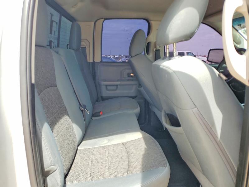 48385906 :رقم المزاد ، 1C6RR6GG7JS219120 vin ، 2018 Ram 1500 مزاد بيع