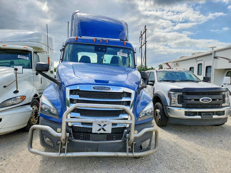50210916 :رقم المزاد ، 3AKJHLDV8SSVR2413 vin ، 2025 Freigliner Cascadia 126 مزاد بيع
