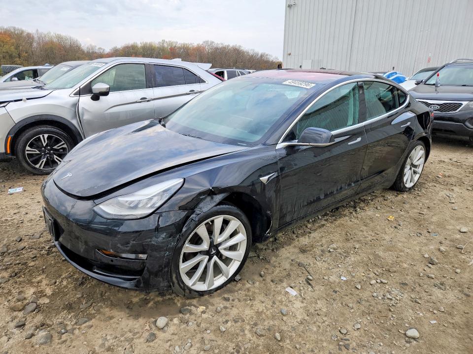 49459296 :رقم المزاد ، 5YJ3E1EB4JF184683 vin ، 2018 Tesla Model 3 مزاد بيع