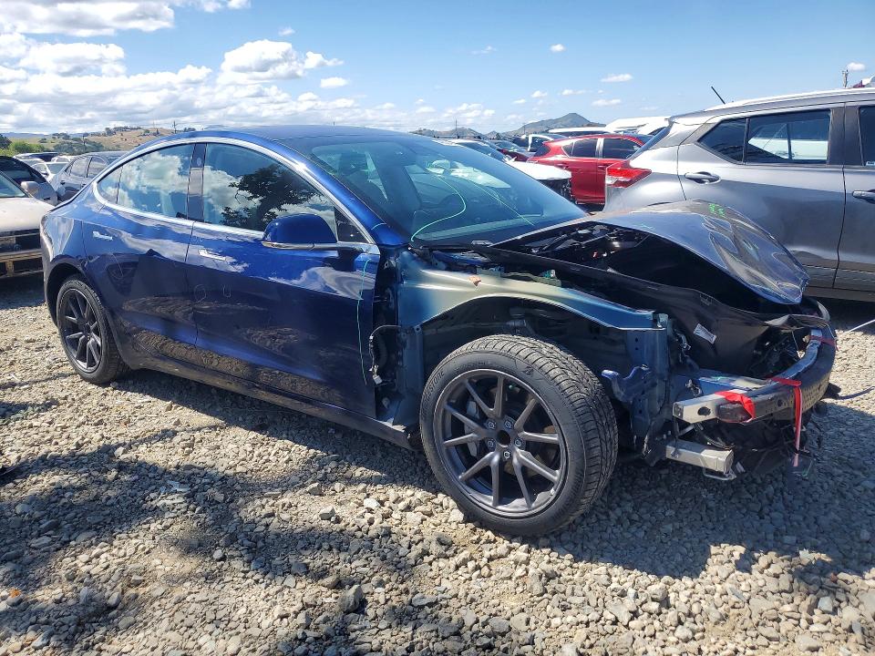 Продажа на аукционе авто 2018 Tesla Model 3, vin: 5YJ3E1EA0JF124715, номер лота: 49624956