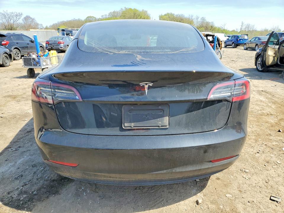 49242886 :رقم المزاد ، 5YJ3E1EA3NF111558 vin ، 2022 Tesla Model 3 مزاد بيع