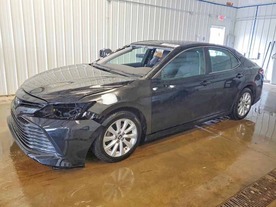 51289936 :رقم المزاد ، 4T1C11AK0LU940114 vin ، 2020 Toyota Camry مزاد بيع