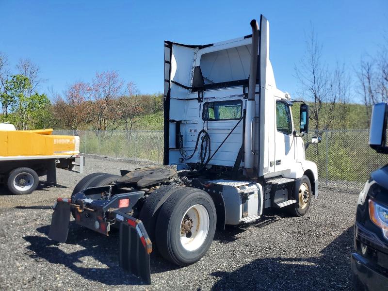 2018 Volvo Vnl მანქანა იყიდება აუქციონზე, vin: 4V4N39TG8JN892808, აუქციონის ნომერი: 50611606