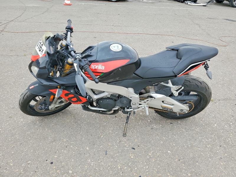 48161316 :رقم المزاد ، ZD4KGU009HS000028 vin ، 2017 Aprilia Tuono مزاد بيع