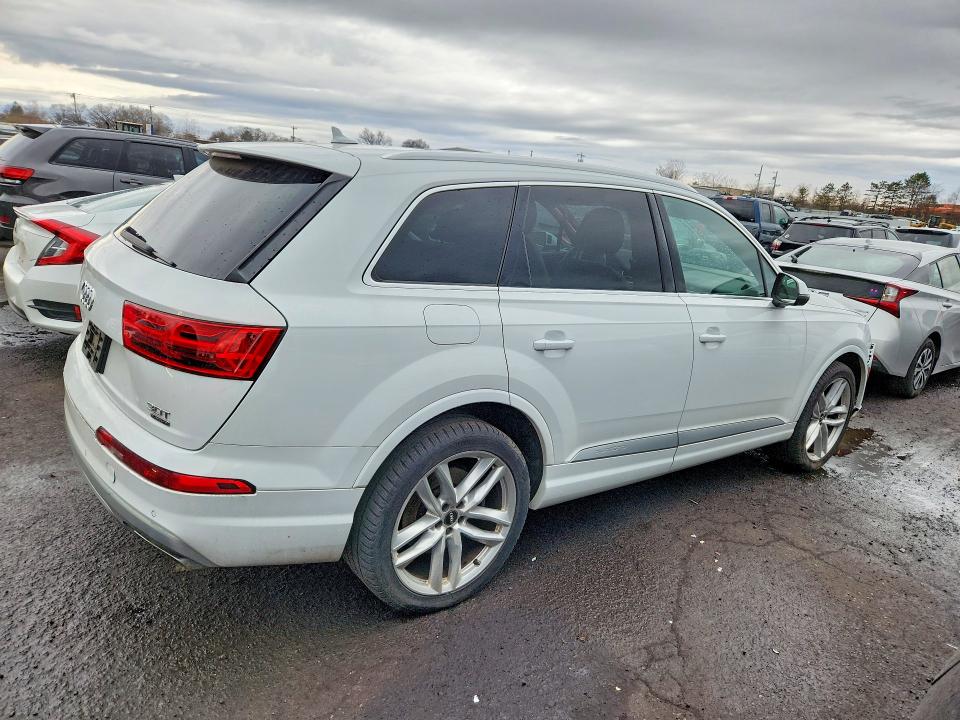 Продаж на аукціоні авто 2017 Audi Q7, vin: WA1VAAF73HD038219, номер лоту: 42075876