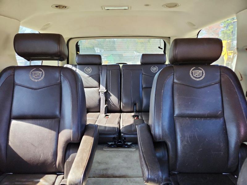 2010 Cadillac Escalade მანქანა იყიდება აუქციონზე, vin: 1GYUKDEF7AR257745, აუქციონის ნომერი: 50835856