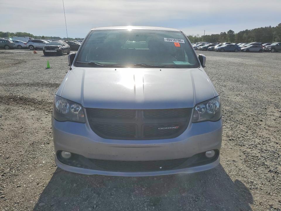 48418796 :رقم المزاد ، 2C4RDGBG1JR221192 vin ، 2018 Dodge Grand Caravan مزاد بيع