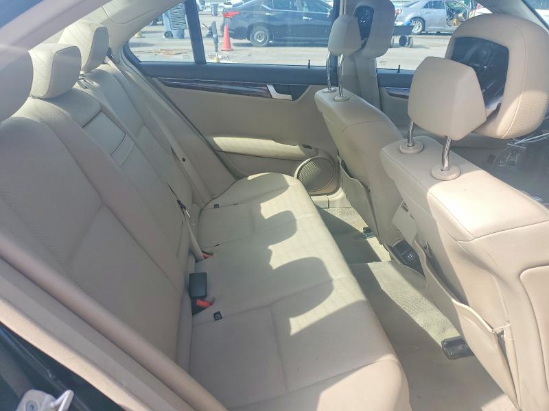 Продажа на аукционе авто 2012 Mercedes-benz C, vin: WDDGF8BB7CR233390, номер лота: 48153726