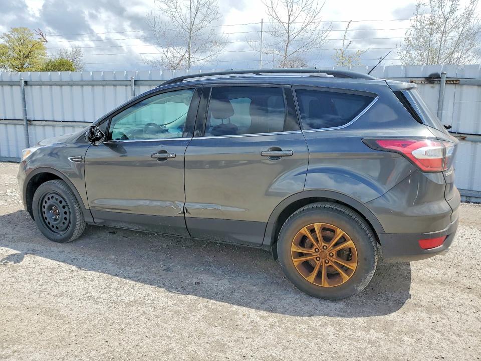 2017 Ford Escape მანქანა იყიდება აუქციონზე, vin: 1FMCU9G93HUA43869, აუქციონის ნომერი: 51425926