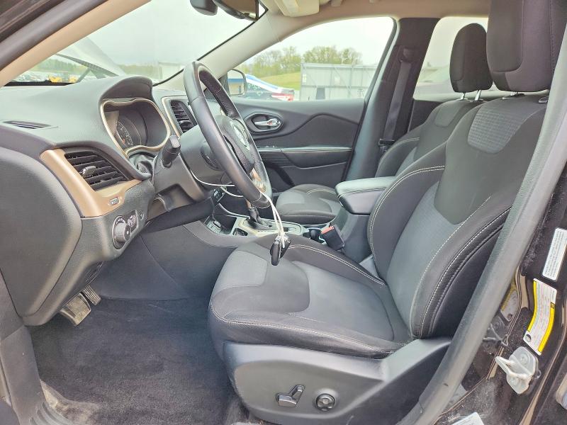 52076946 :رقم المزاد ، 1C4PJLCS7FW531728 vin ، 2015 Jeep Cherokee مزاد بيع