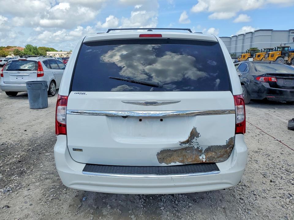 48961366 :رقم المزاد ، 2C4RC1BG0GR198464 vin ، 2016 Chrysler Town & Country مزاد بيع