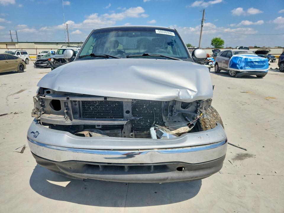 50690906 :رقم المزاد ، 1FTRX17W02NB66298 vin ، 2002 Ford F150 مزاد بيع