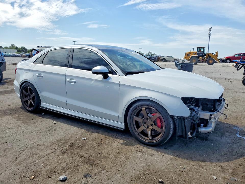 2018 Audi Rs3 მანქანა იყიდება აუქციონზე, vin: WUABWGFF5J1904758, აუქციონის ნომერი: 51876806