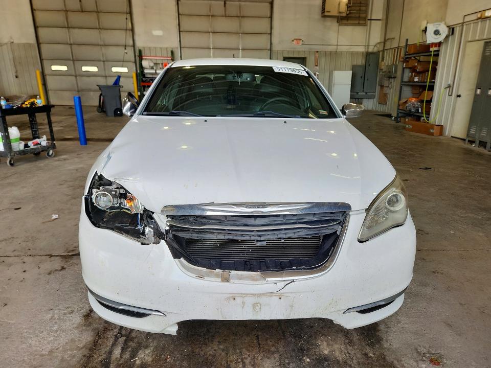 Продажа на аукционе авто 2013 Chrysler 200, vin: 1C3CCBCG3DN579247, номер лота: 51179856