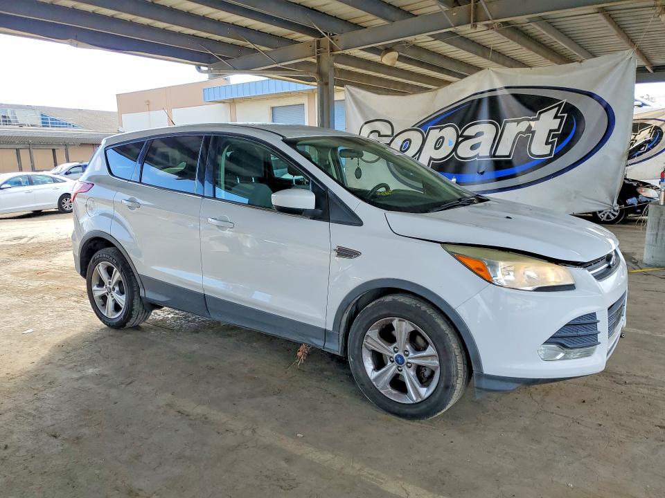 2014 Ford Escape მანქანა იყიდება აუქციონზე, vin: 1FMCU0GX4EUD88706, აუქციონის ნომერი: 49293406