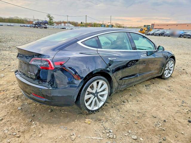 49459296 :رقم المزاد ، 5YJ3E1EB4JF184683 vin ، 2018 Tesla Model 3 مزاد بيع