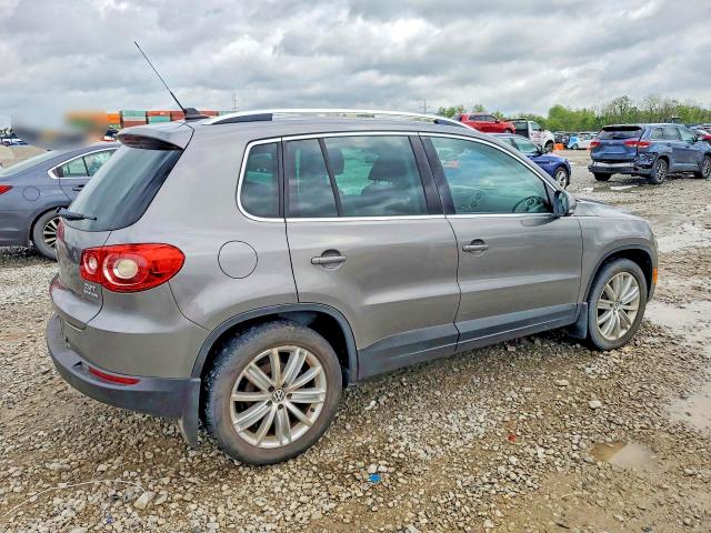 2010 Volkswagen Tiguan მანქანა იყიდება აუქციონზე, vin: WVGBV7AX9AW532050, აუქციონის ნომერი: 51340576