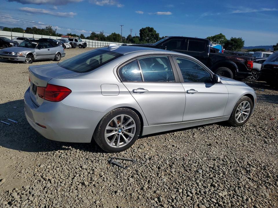 2017 Bmw 320 მანქანა იყიდება აუქციონზე, vin: WBA8E1G52HNU13920, აუქციონის ნომერი: 51191366