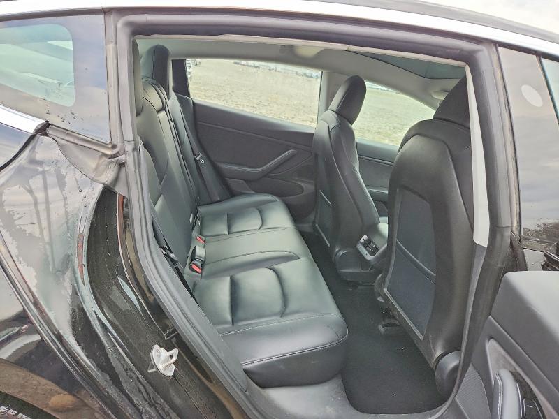 49459296 :رقم المزاد ، 5YJ3E1EB4JF184683 vin ، 2018 Tesla Model 3 مزاد بيع