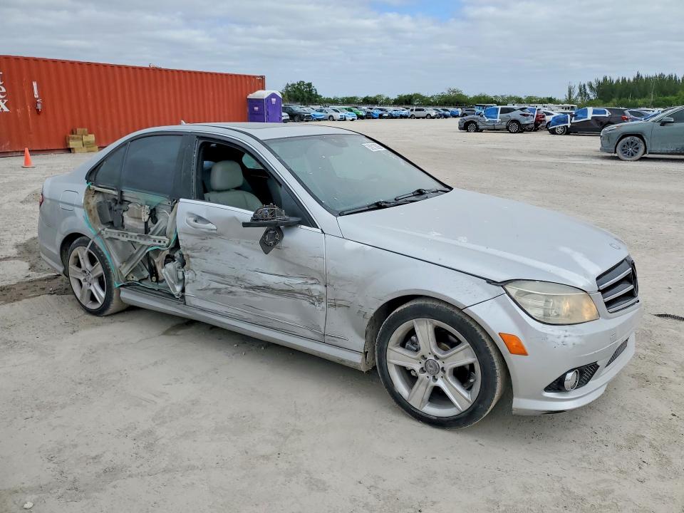 50013606 :رقم المزاد ، WDDGF5EB0AR107654 vin ، 2010 Mercedes-benz C مزاد بيع