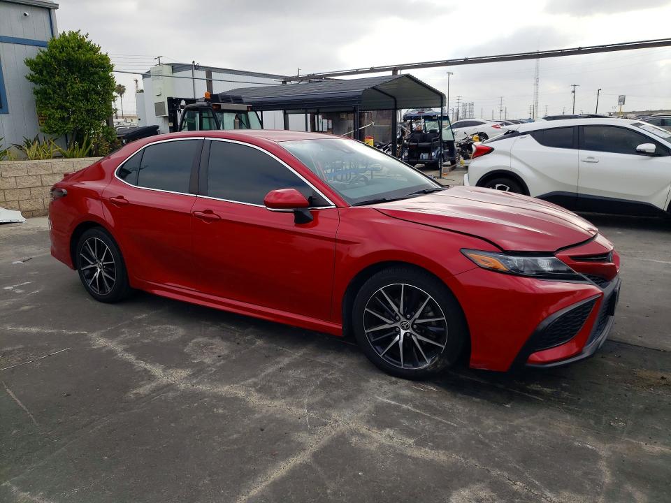 52070896 :رقم المزاد ، 4T1T11AK0NU041157 vin ، 2022 Toyota Camry مزاد بيع