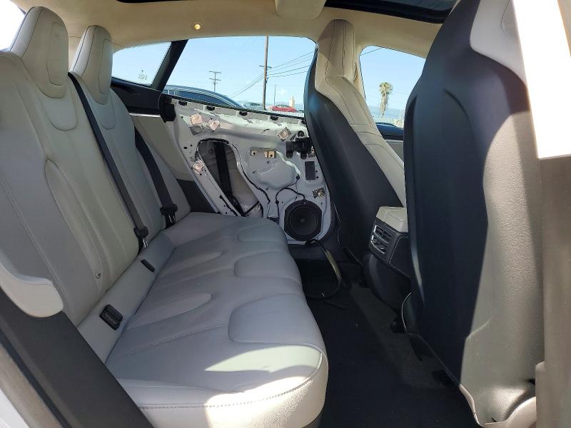 Продаж на аукціоні авто 2015 Tesla Model S, vin: 5YJSA1E28FF107426, номер лоту: 49395496