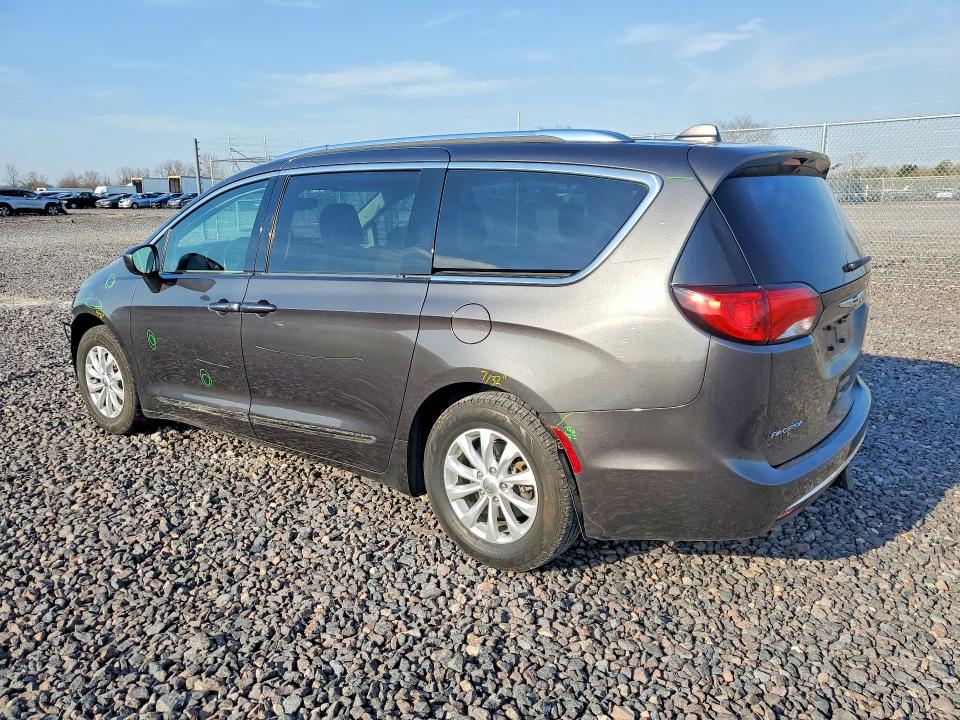 49242716 :رقم المزاد ، 2C4RC1EG4JR108123 vin ، 2018 Chrysler Pacifica مزاد بيع
