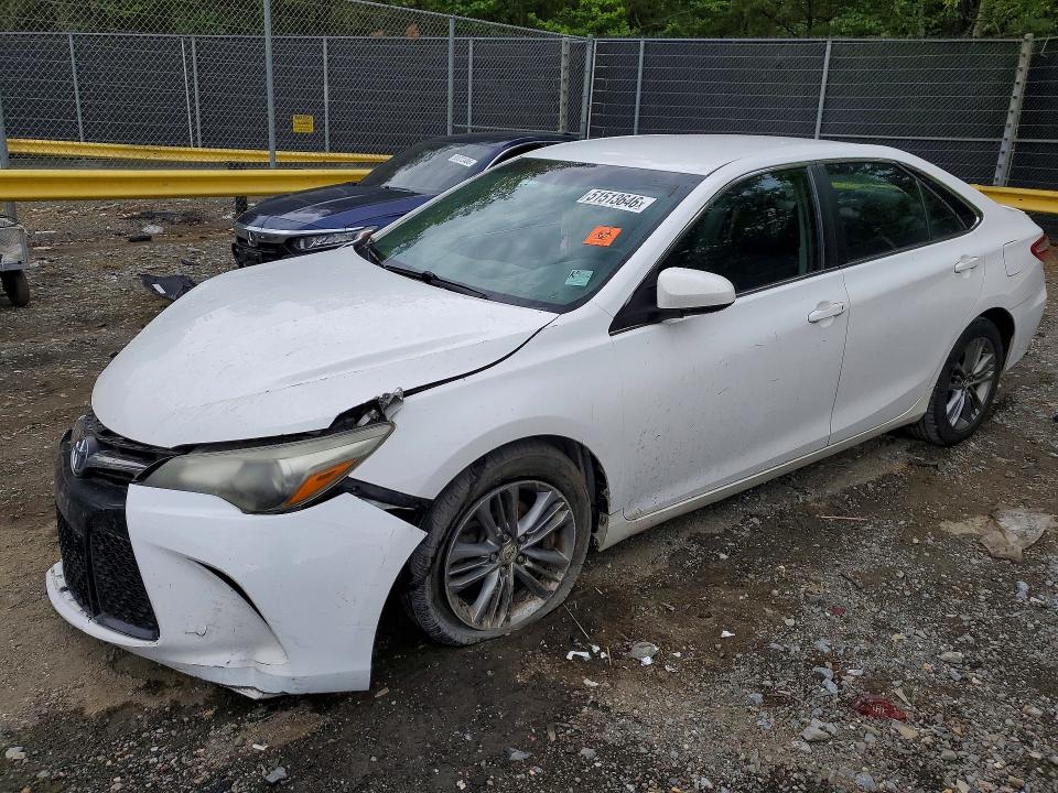 51513646 :رقم المزاد ، 4T1BF1FKXFU950174 vin ، 2015 Toyota Camry مزاد بيع